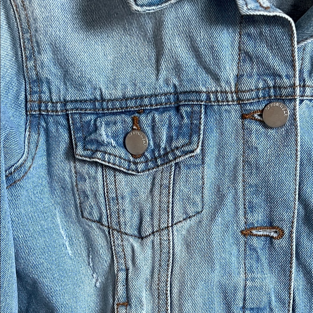Classic Light Blue Denim Jacket - Picture 7 of 8